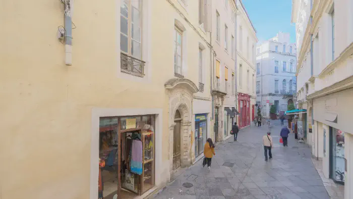 Nîmes
