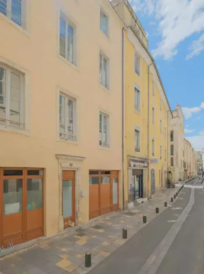 Nîmes